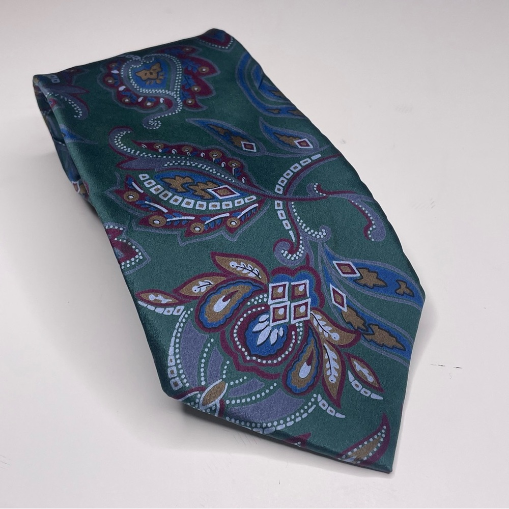 Christian Dior Monsieur Vintage Elegant Paisley Silk Tie in Green and Blue